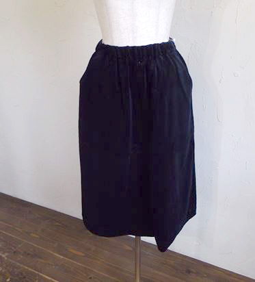 compact yarn corduroy skirt（ネイビー）